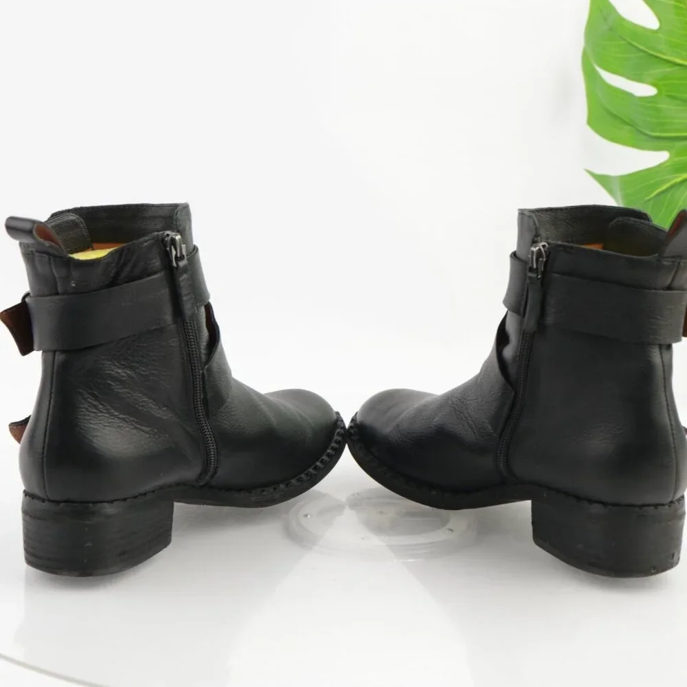 Gentle Souls Womens Best Moto Boot Size 8 Black Leather Buckle Block Heel Bootie